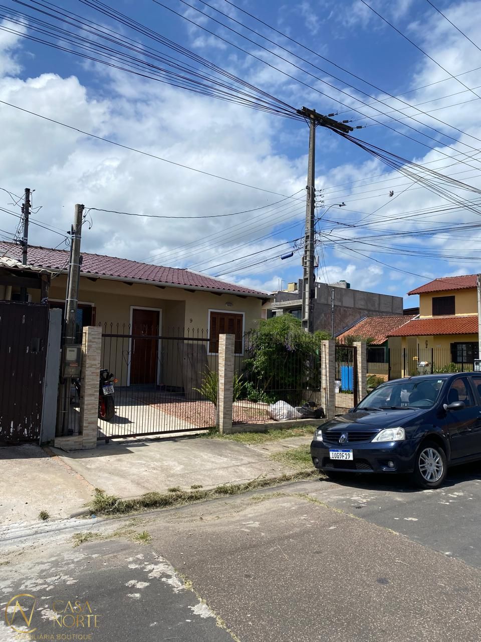 Casa à venda com 2 quartos, 25m², 1 vaga, Rua Elmo Born no bairro Hípica em Porto Alegre