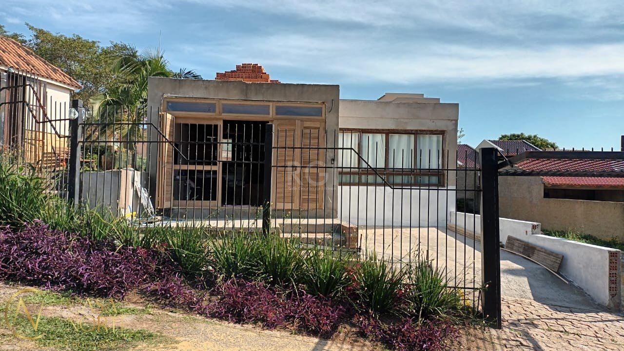 Casa à venda com 2 quartos, 69m², 1 vaga, Rua João do Couto no bairro Belém Velho em Porto Alegre