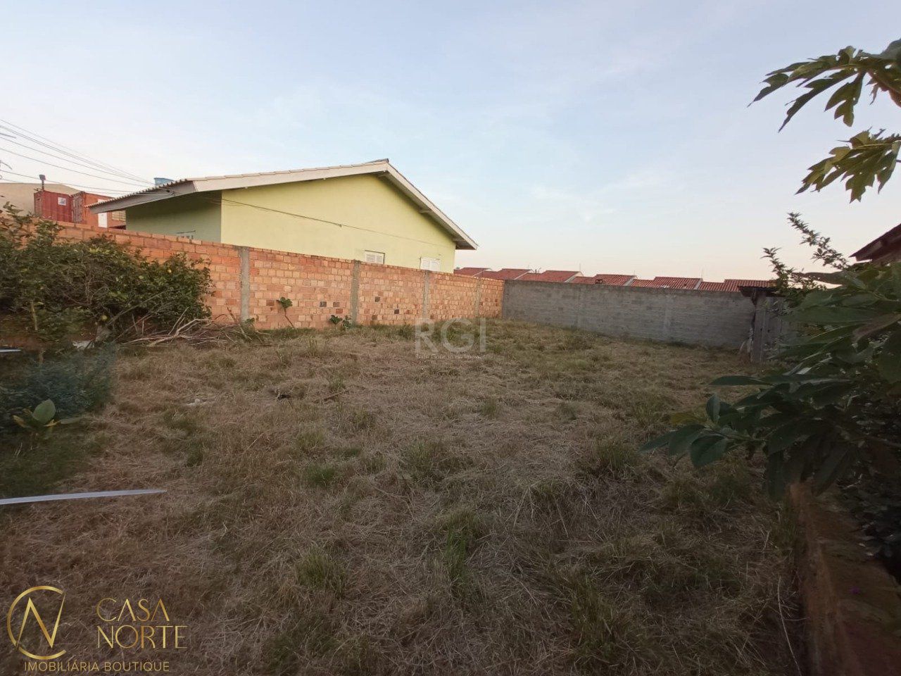 Terreno à venda  com 150m², Rua Adalberto Garcia no bairro Hípica em Porto Alegre