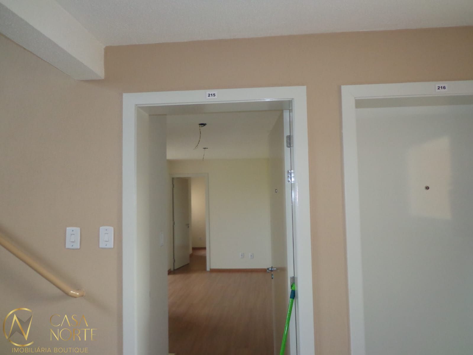 Apartamento à venda com 2 quartos, 47m², 1 vaga, Rua Napoleão Jacques da Rosa no bairro Restinga em Porto Alegre