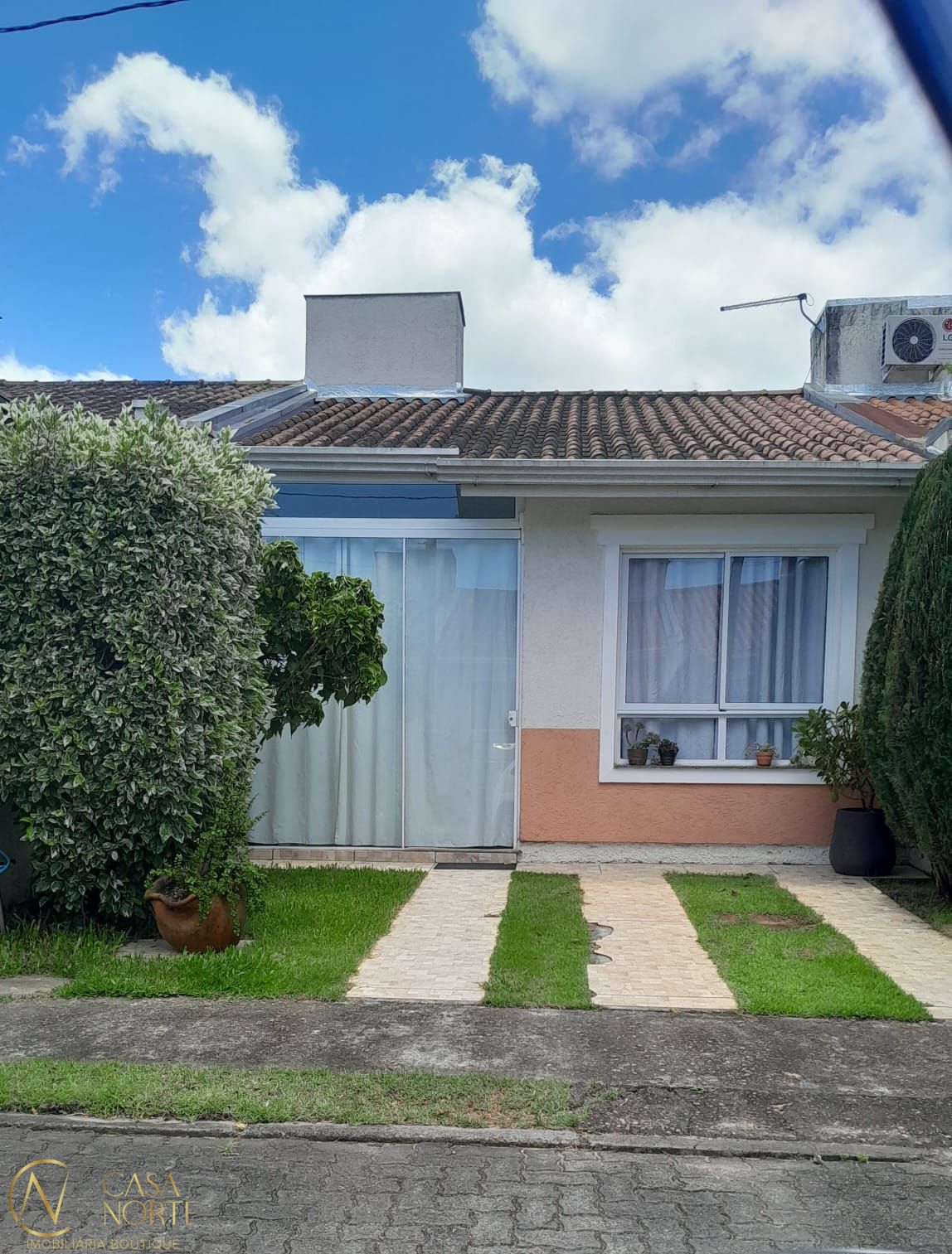 Casa à venda com 2 quartos, 54m², 1 suíte, 1 vaga, Estrada Costa Gama no bairro Hípica em Porto Alegre