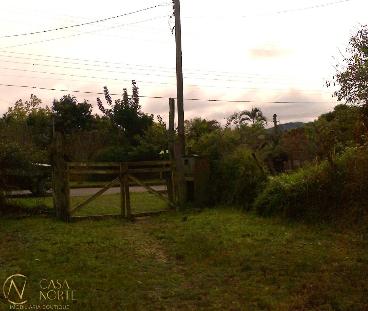 Terreno à venda  com 580m², Rua Dona Mariana no bairro Restinga em Porto Alegre