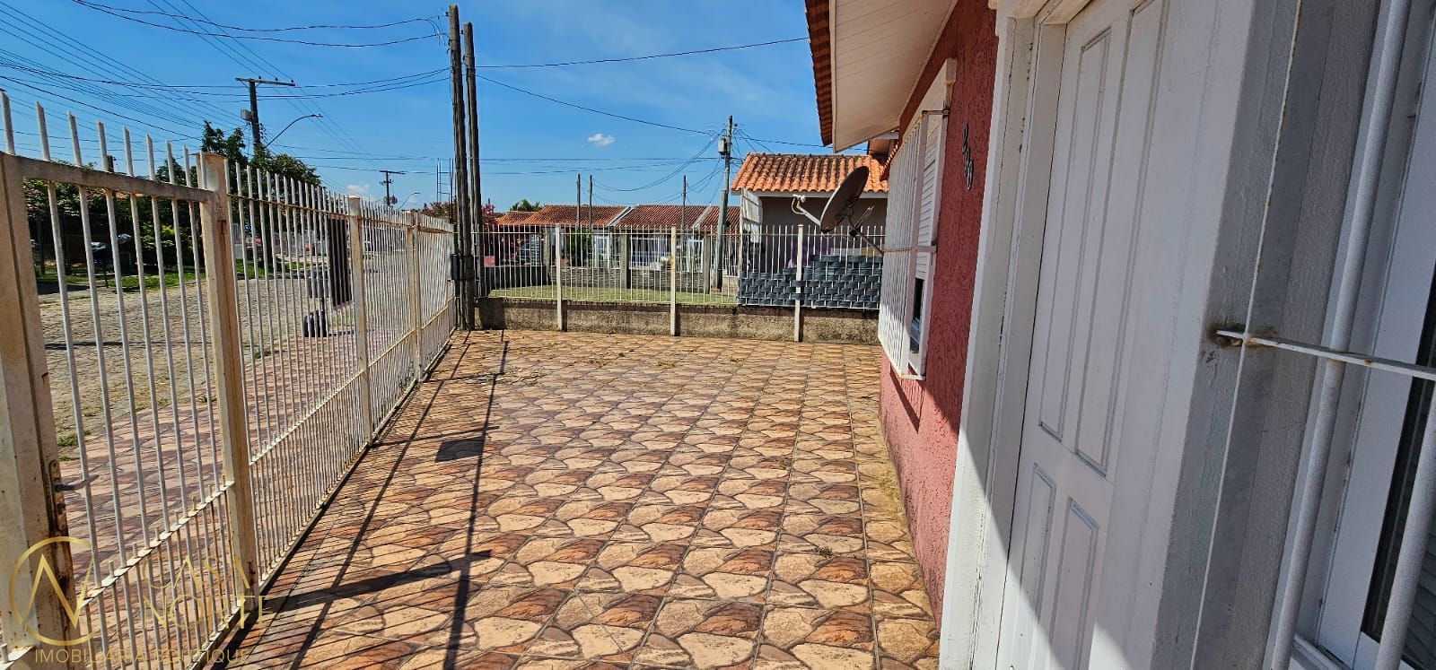 Casa à venda com 2 quartos, 66m², 3 vagas, Rua Ruth Totta no bairro Hípica em Porto Alegre