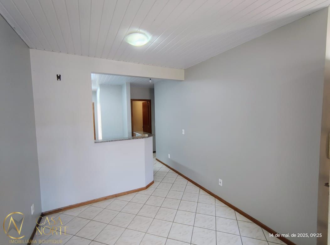Casa à venda com 3 quartos, 60m², 2 vagas, Rua Irmão Firmino Biazus no bairro Hípica em Porto Alegre