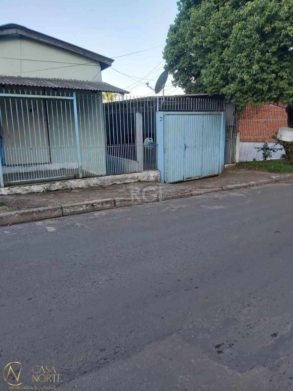 Terreno Comercial à venda  com 300m², Beco do David no bairro Lomba do Pinheiro em Porto Alegre