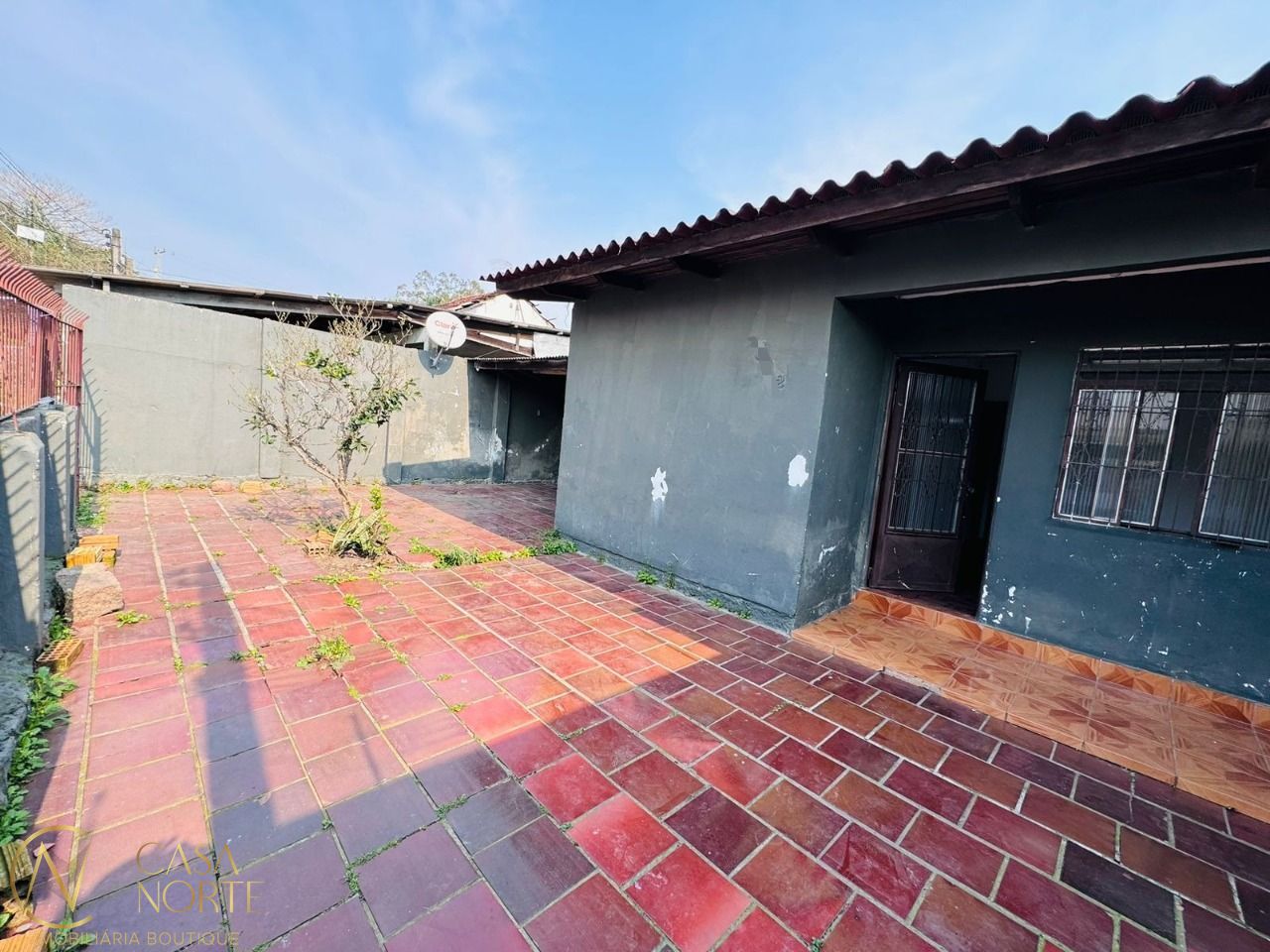 Casa à venda com 3 quartos, 80m², 2 vagas, Acesso F no bairro Restinga em Porto Alegre
