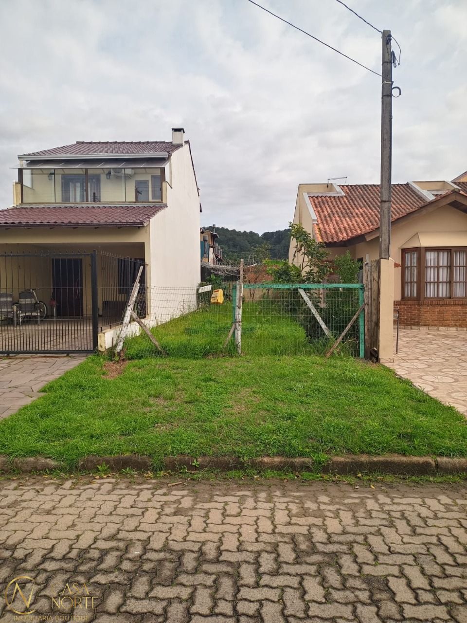 Terreno à venda  com 125m², Rua Doutor Hermes Pacheco no bairro Aberta dos Morros em Porto Alegre
