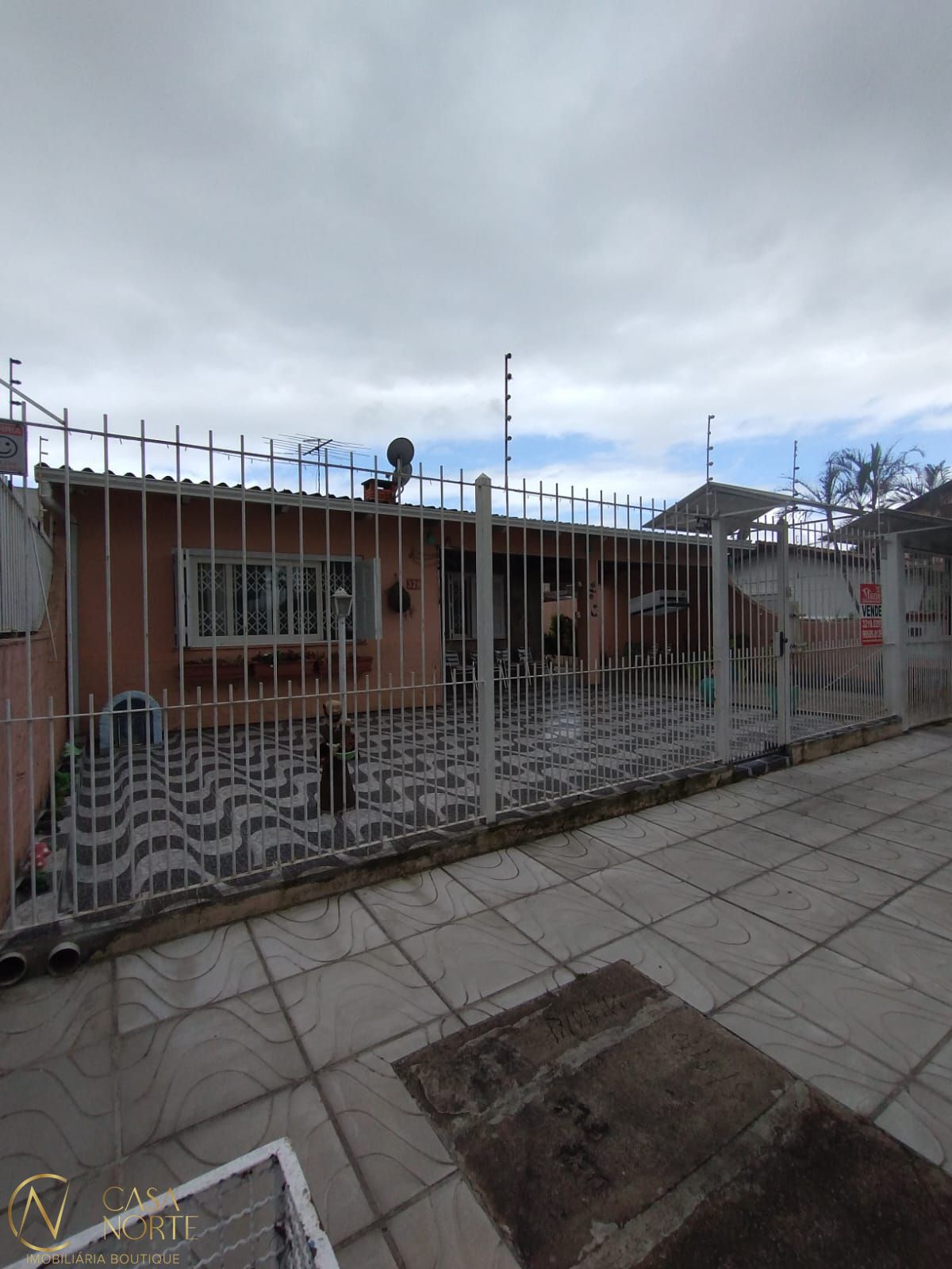 Casa à venda com 5 quartos, 250m², 1 suíte, 3 vagas, Rua Álvaro Pedro da Rosa no bairro Aberta dos Morros em Porto Alegre