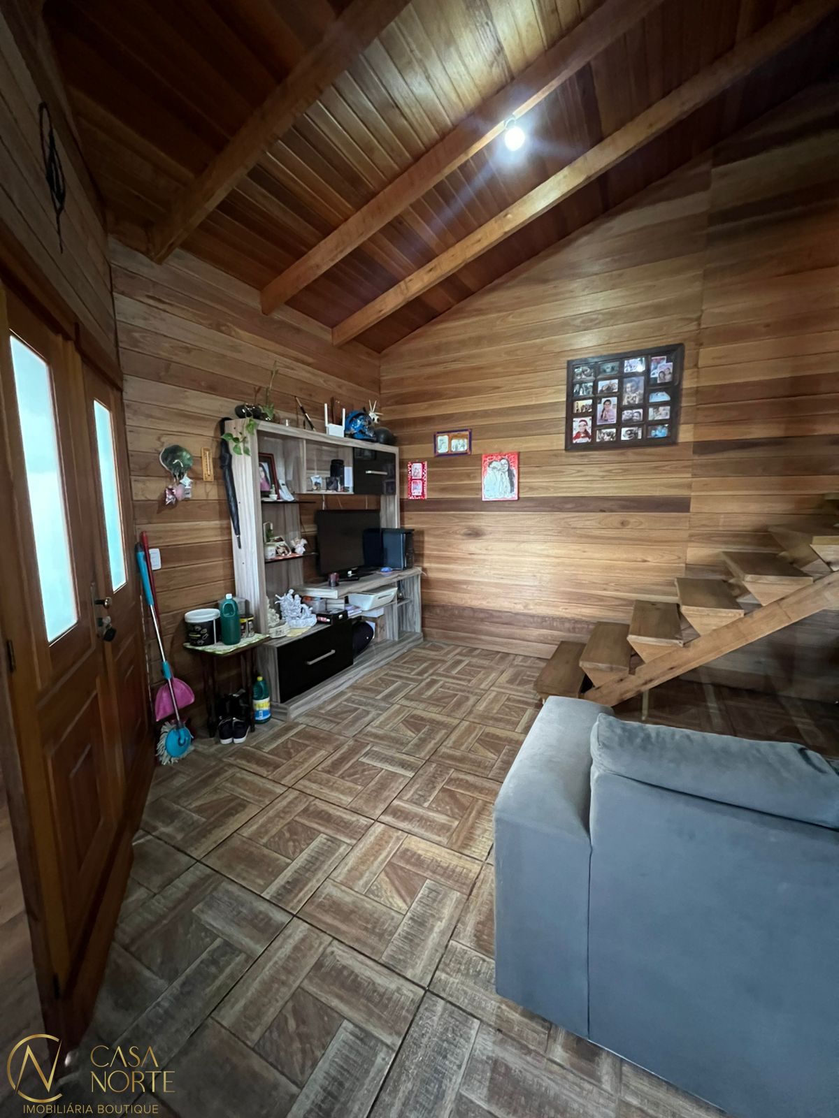 Casa à venda com 2 quartos, 120m², 1 suíte, 3 vagas, Rua Ipê-Roxo no bairro Restinga em Porto Alegre