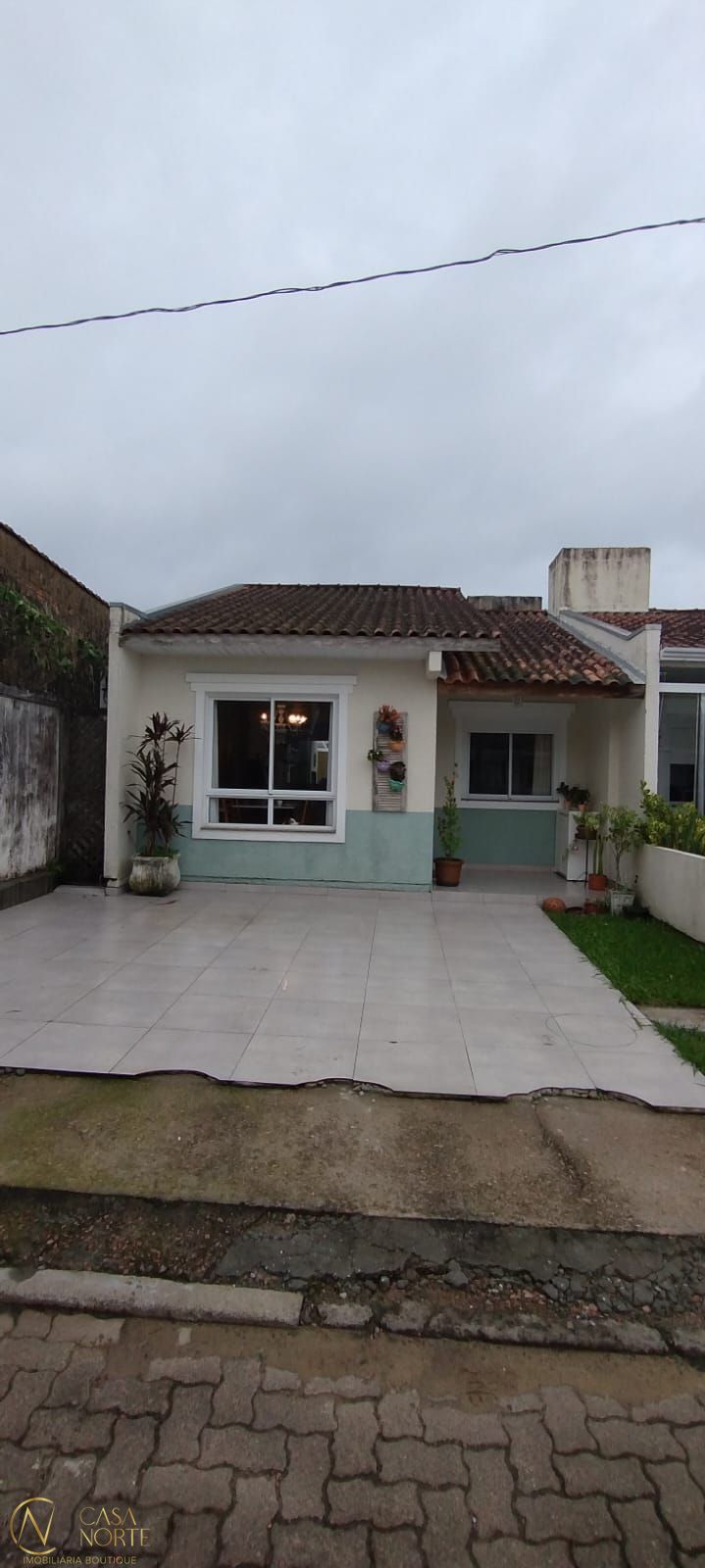 Casa à venda com 3 quartos, 58m², 1 suíte, 2 vagas, Estrada Costa Gama no bairro Restinga em Porto Alegre
