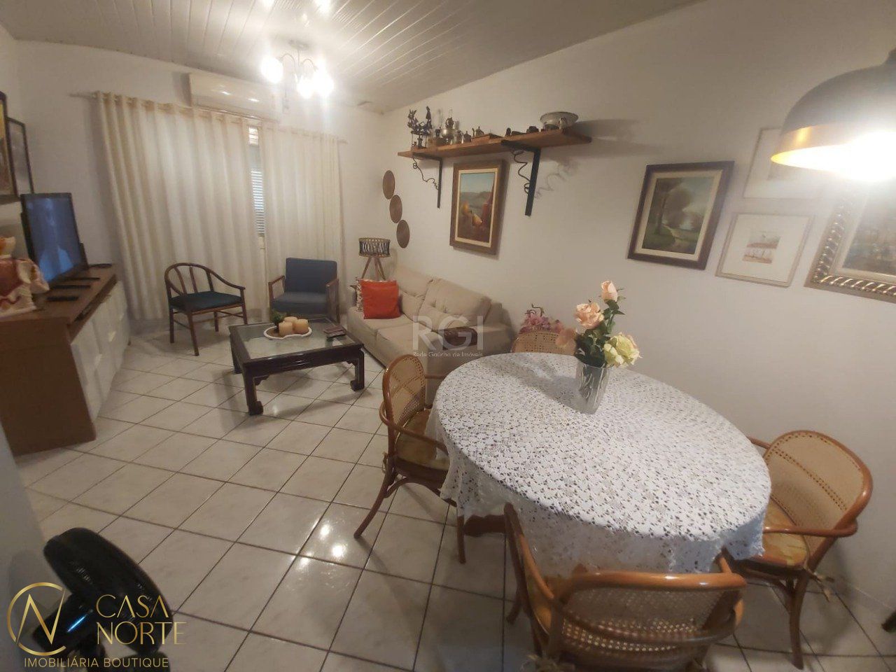 Casa à venda com 3 quartos, 60m², 2 vagas, Rua Irmão Firmino Biazus no bairro Hípica em Porto Alegre