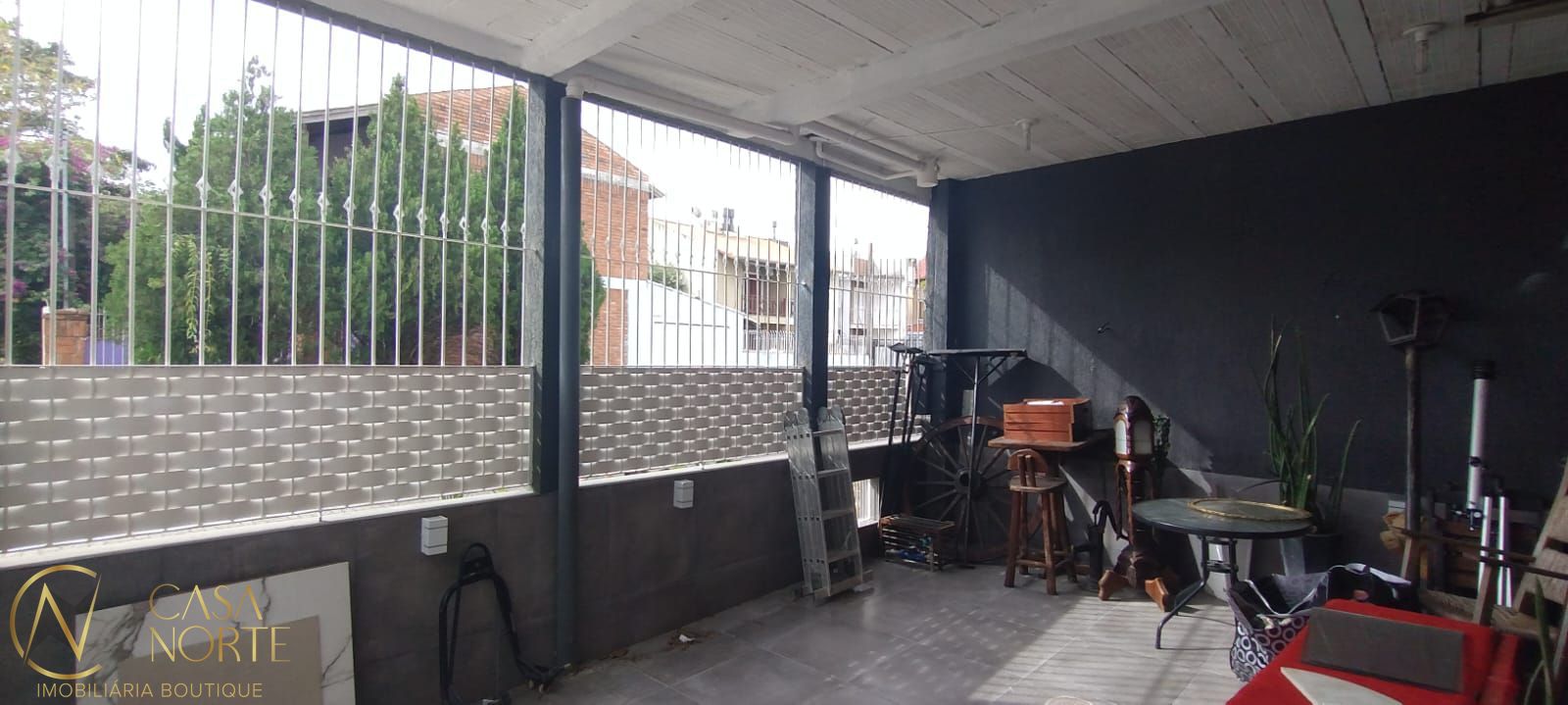 Casa à venda com 2 quartos, 100m², 1 suíte, 1 vaga, Rua Romano Rolando Botin no bairro Hípica em Porto Alegre