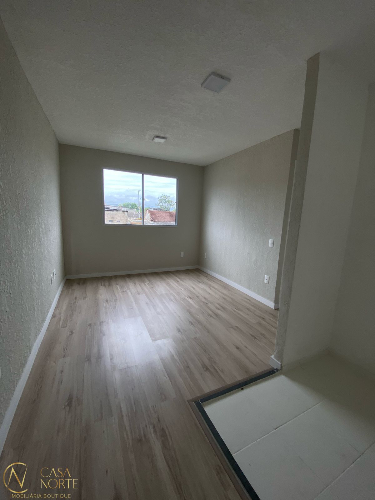 Apartamento à venda com 2 quartos, 40m², 1 suíte, 1 vaga, Rua Sabino Pereira Nunes no bairro Restinga em Porto Alegre