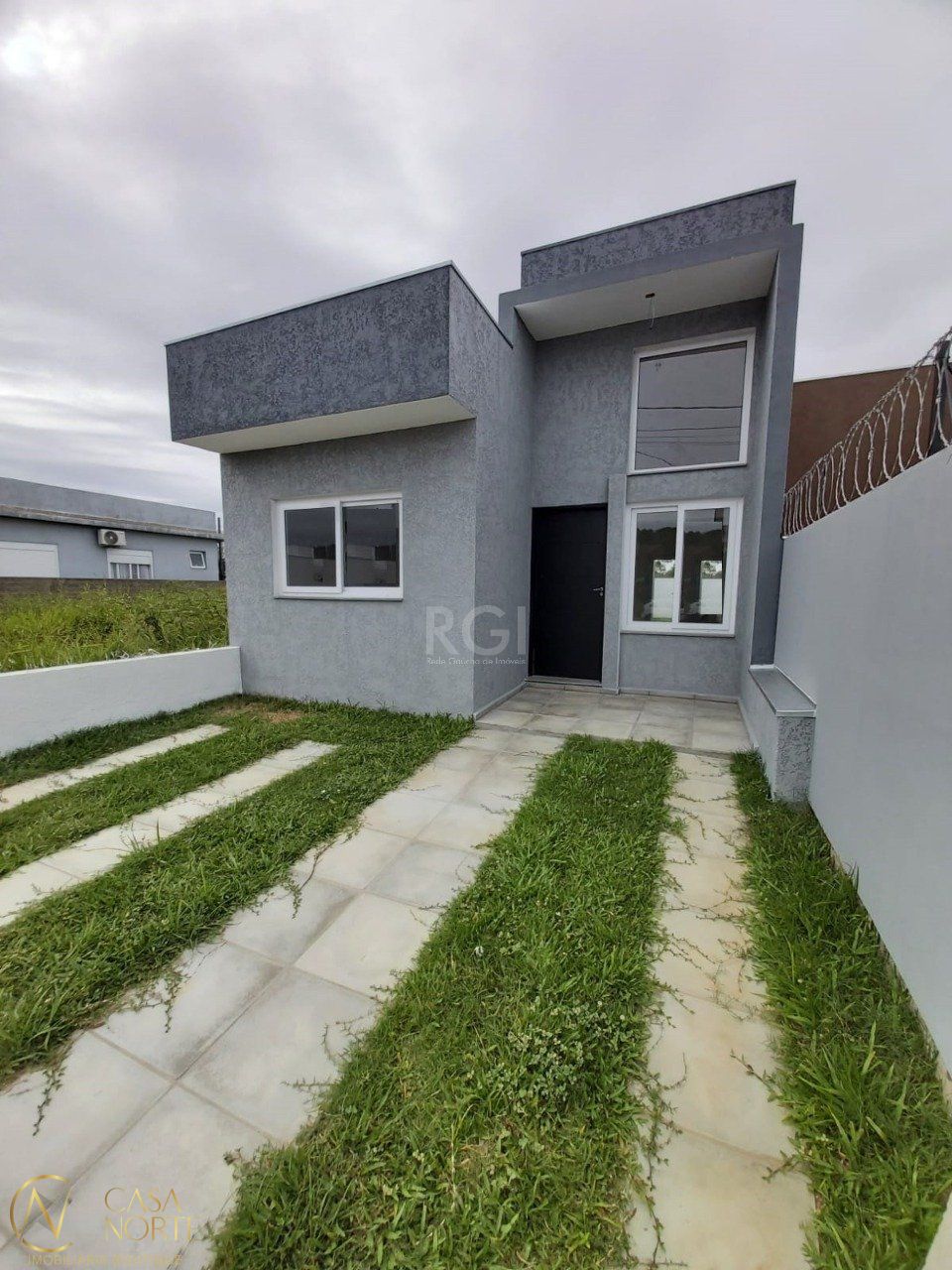 Casa à venda com 3 quartos, 79m², 1 suíte, 2 vagas, Rua Jorge Babot Miranda no bairro Aberta dos Morros em Porto Alegre