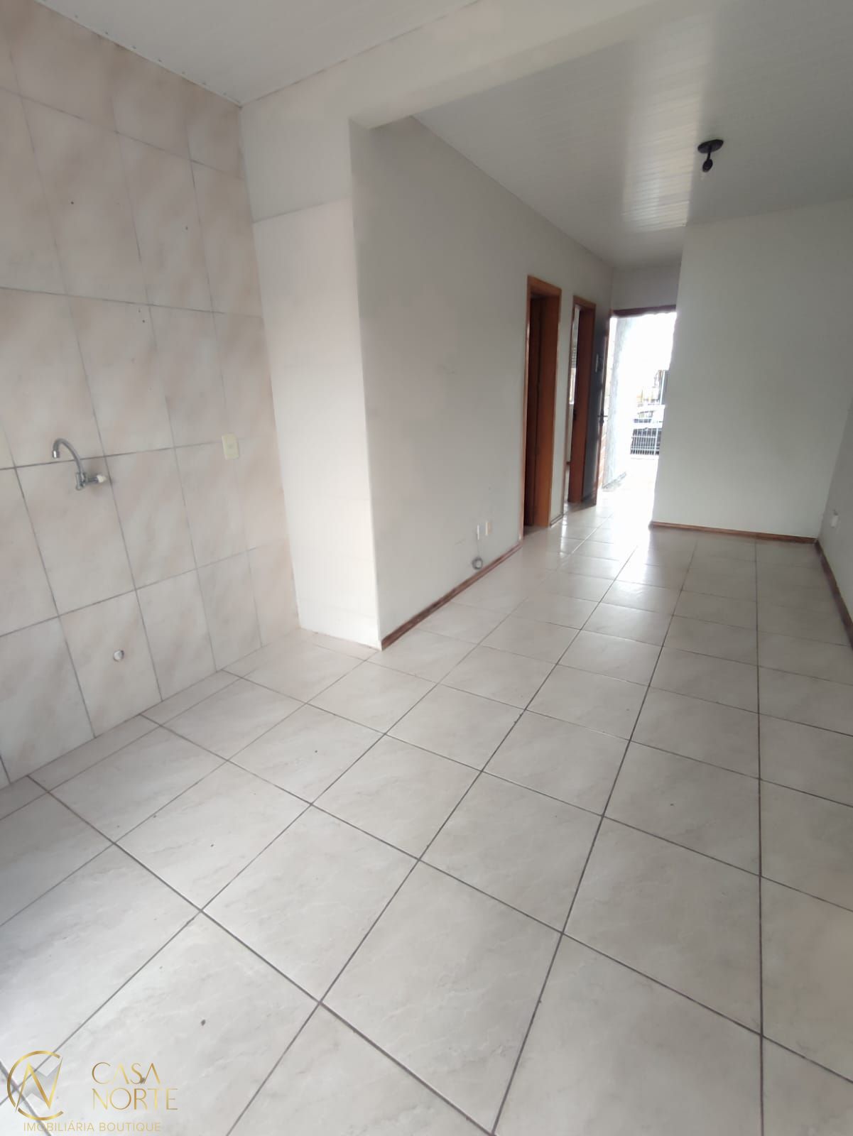 Casa à venda com 2 quartos, 40m², 1 vaga, Rua Miguel Valdomiro Scalabrin no bairro Restinga em Porto Alegre