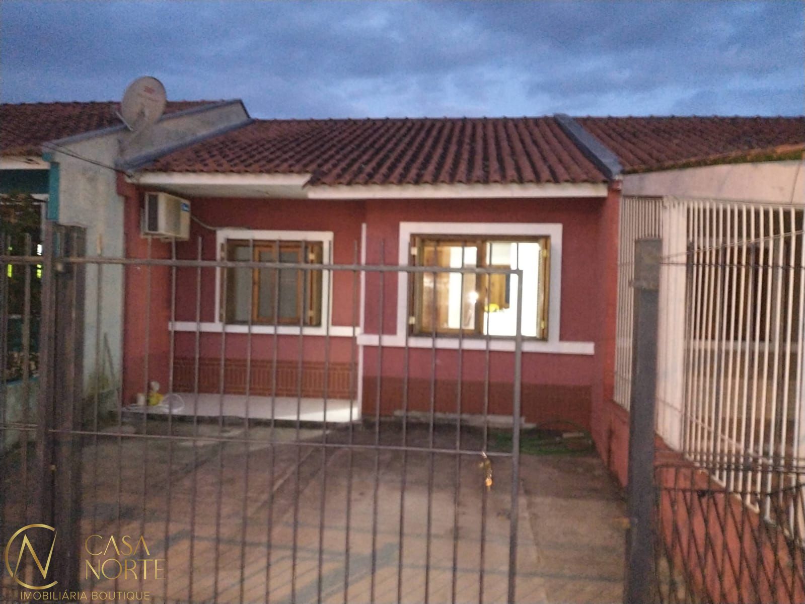 Casa à venda com 2 quartos, 52m², 1 vaga, Rua Francesco Rosito no bairro Hípica em Porto Alegre