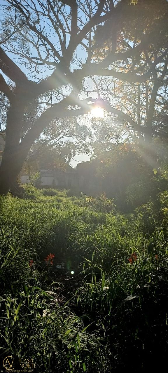 Terreno à venda  com 420m², Rua Inspetor Adalberto de Souza Remião no bairro Belém Novo em Porto Alegre