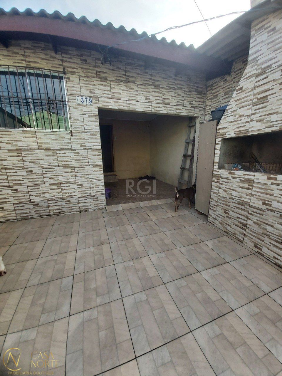 Casa à venda com 2 quartos, 100m², 2 vagas, Rua Germano Bonow Filho no bairro Hípica em Porto Alegre