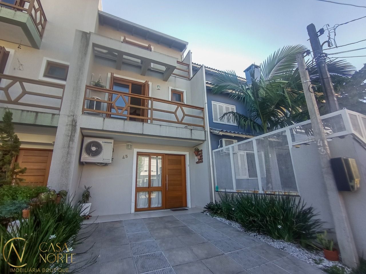 Casa à venda com 3 quartos, 115m², 1 suíte, 2 vagas, Rua Pau-Brasil no bairro Hípica em Porto Alegre