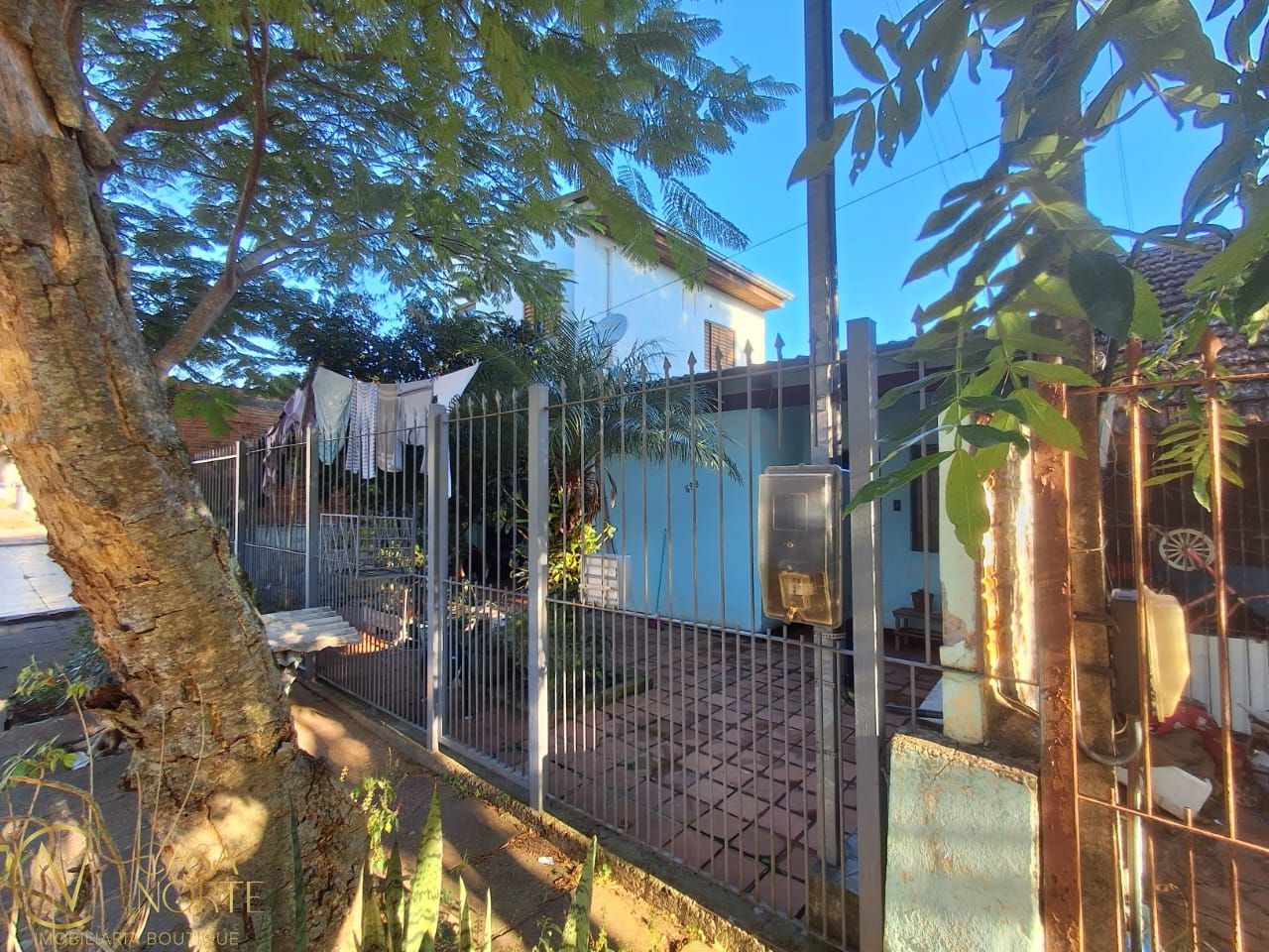 Casa à venda com 4 quartos, 120m², 2 vagas, Acesso E no bairro Restinga em Porto Alegre