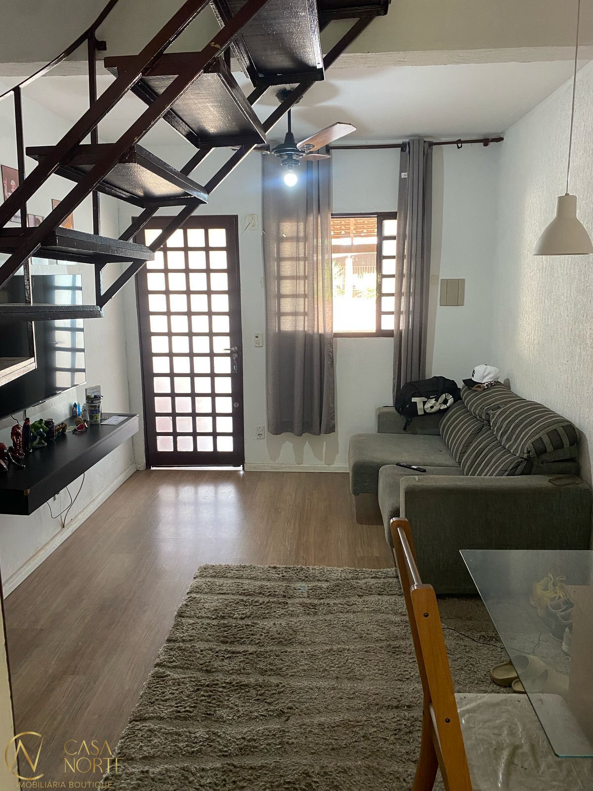 Sobrado à venda com 2 quartos, 78m², 1 vaga, Avenida Edgar Pires de Castro no bairro Hípica em Porto Alegre