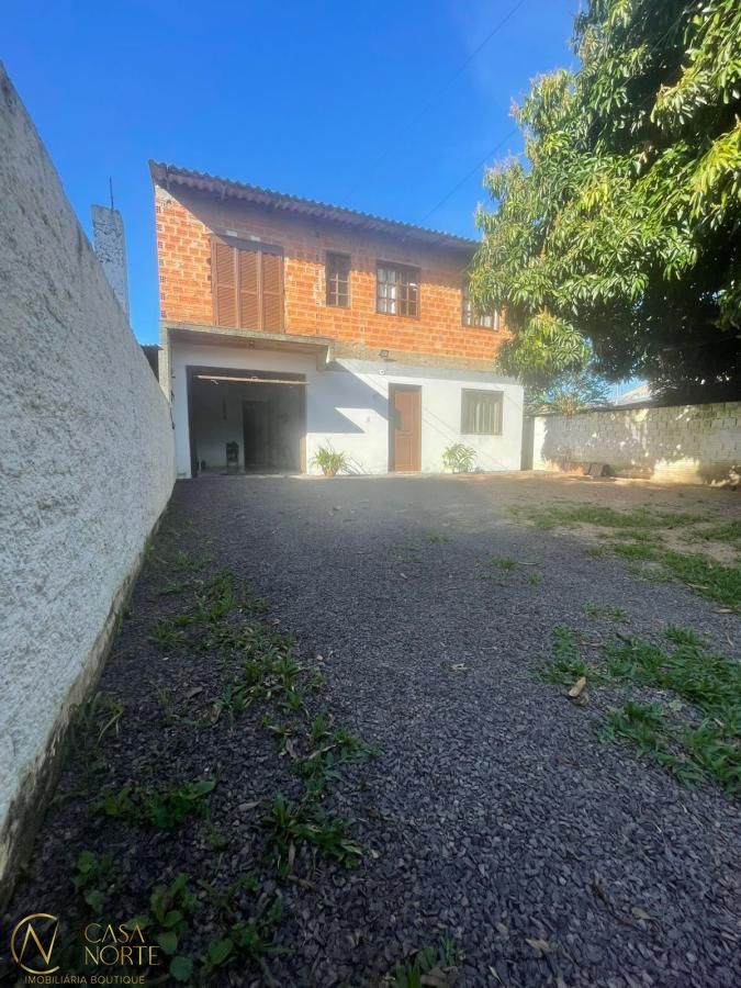 Casa à venda com 2 quartos, 75m², 3 vagas, Rua F no bairro Extrema em Porto Alegre