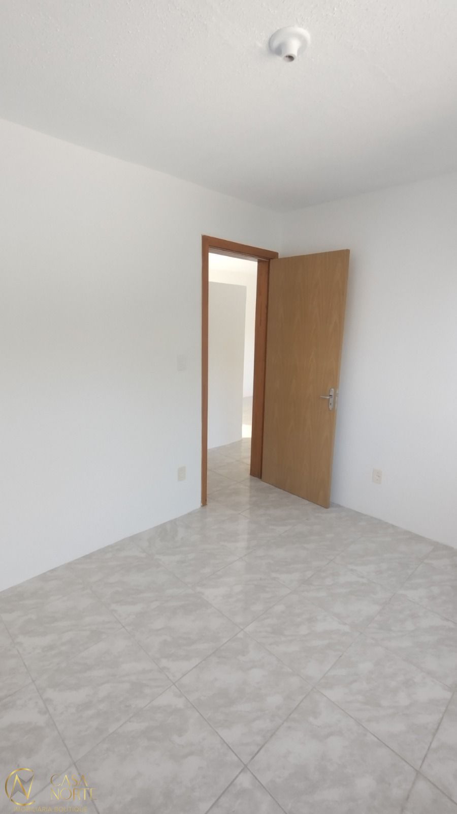 Apartamento à venda com 2 quartos, 38m², 1 vaga, Rua Capitão Pedroso no bairro Restinga em Porto Alegre