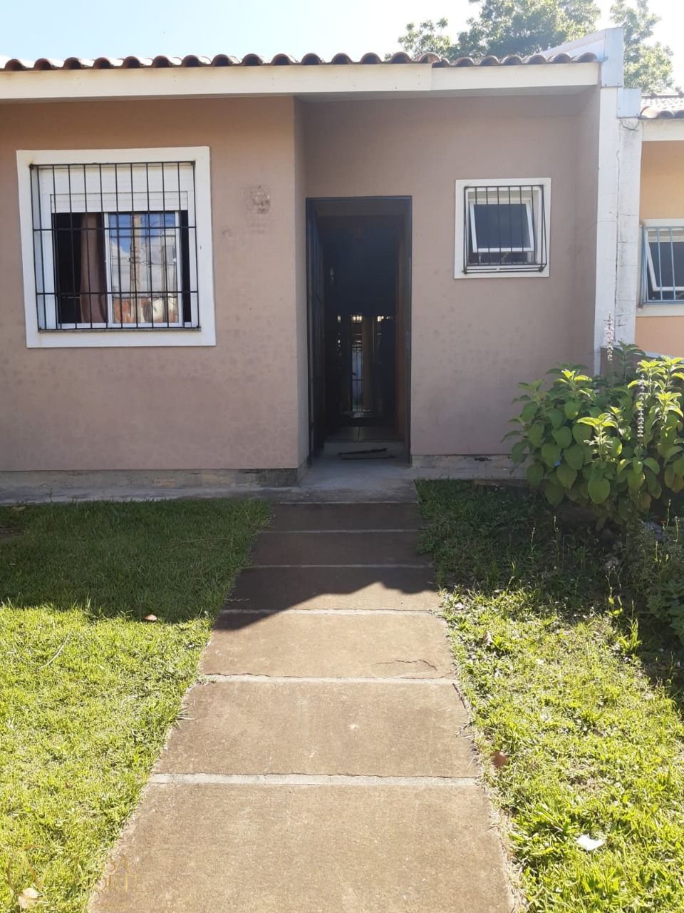 Casa à venda com 2 quartos, 37m², 2 vagas, Rua Olímpio Tabajara no bairro Restinga em Porto Alegre