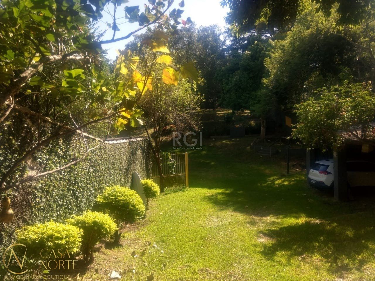 Terreno à venda  com 1m², Avenida Professor Oscar Pereira no bairro Cascata em Porto Alegre