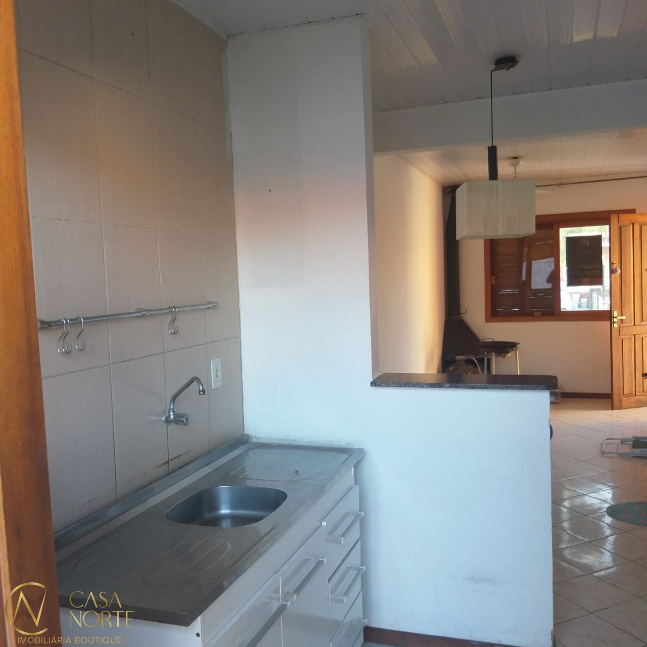 Casa à venda com 2 quartos, 54m², 2 vagas, Rua Irmão Firmino Biazus no bairro Hípica em Porto Alegre