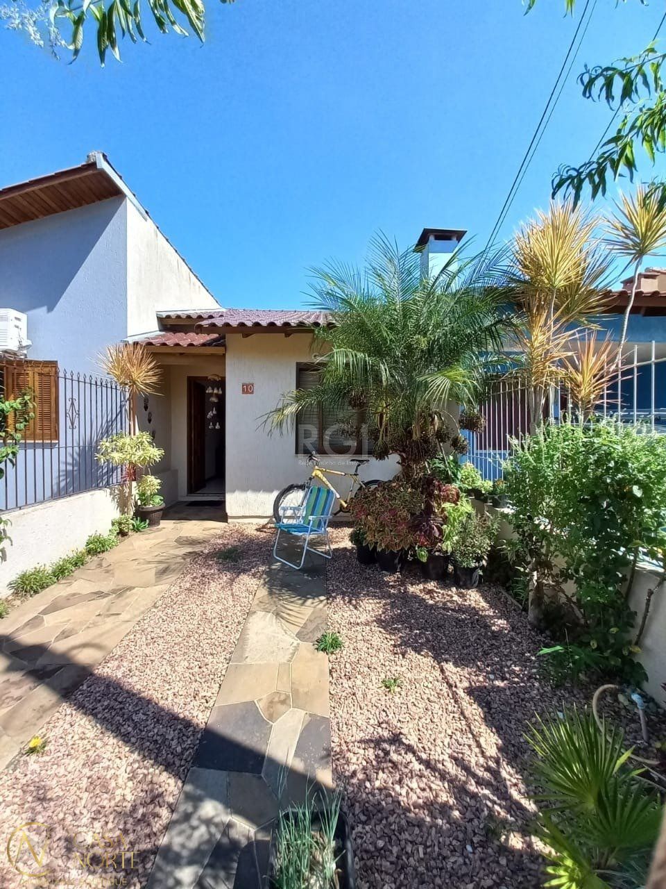 Casa à venda com 2 quartos, 47m², 1 vaga, Rua Attilio Bettio no bairro Aberta dos Morros em Porto Alegre