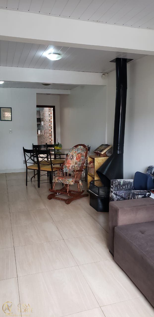 Casa à venda com 2 quartos, 58m², 2 vagas, Rua Doutor Raphael Loro no bairro Hípica em Porto Alegre