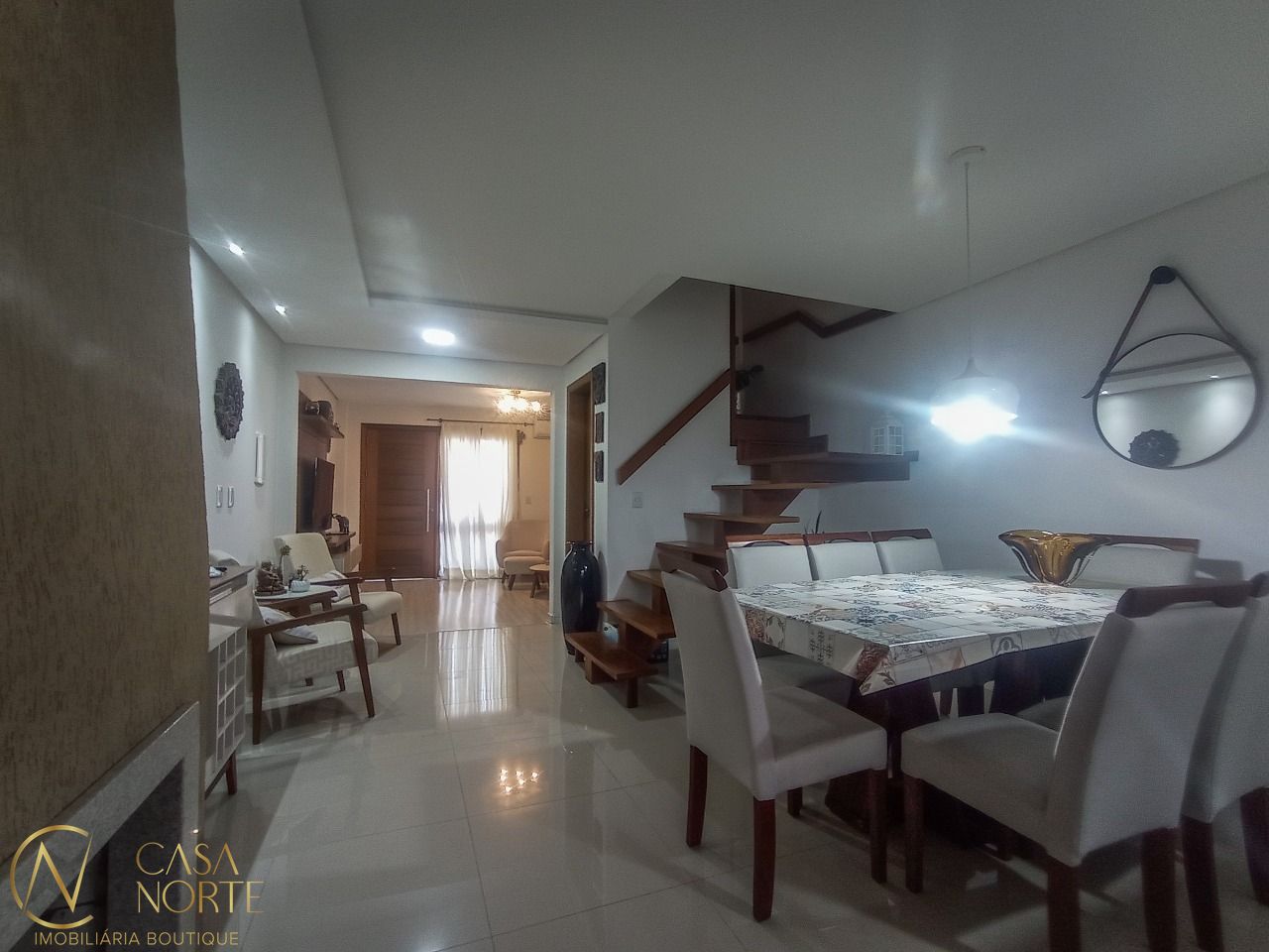 Casa à venda com 3 quartos, 115m², 1 suíte, 2 vagas, Rua Pau-Brasil no bairro Hípica em Porto Alegre