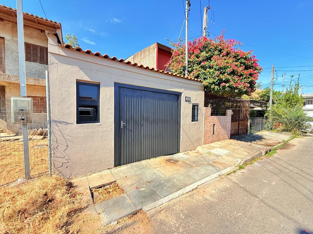 Casa à venda com 2 quartos, 51m², 2 vagas, Rua J Benck no bairro Hípica em Porto Alegre