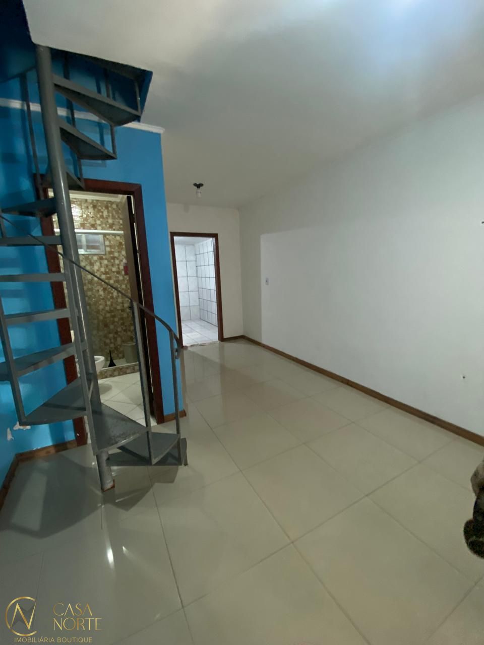 Sobrado à venda com 2 quartos, 97m², 1 vaga, Avenida João Antônio Silveira no bairro Restinga em Porto Alegre