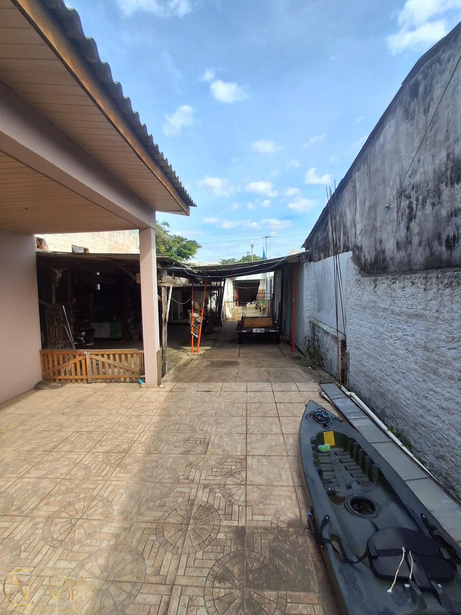 Casa à venda com 3 quartos, 150m², 2 vagas, Avenida Edgar Pires de Castro no bairro Restinga em Porto Alegre