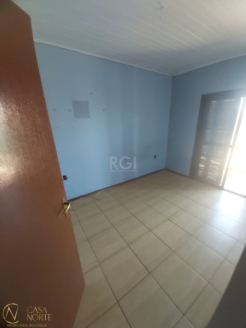 Casa à venda com 3 quartos, 140m², 2 vagas, Rua Marcelo Küfner no bairro Hípica em Porto Alegre