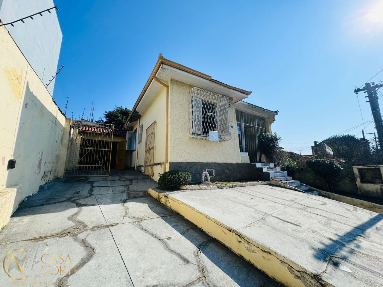 Casa à venda com 2 quartos, 100m², 3 vagas, Avenida Professor Oscar Pereira no bairro Cascata em Porto Alegre