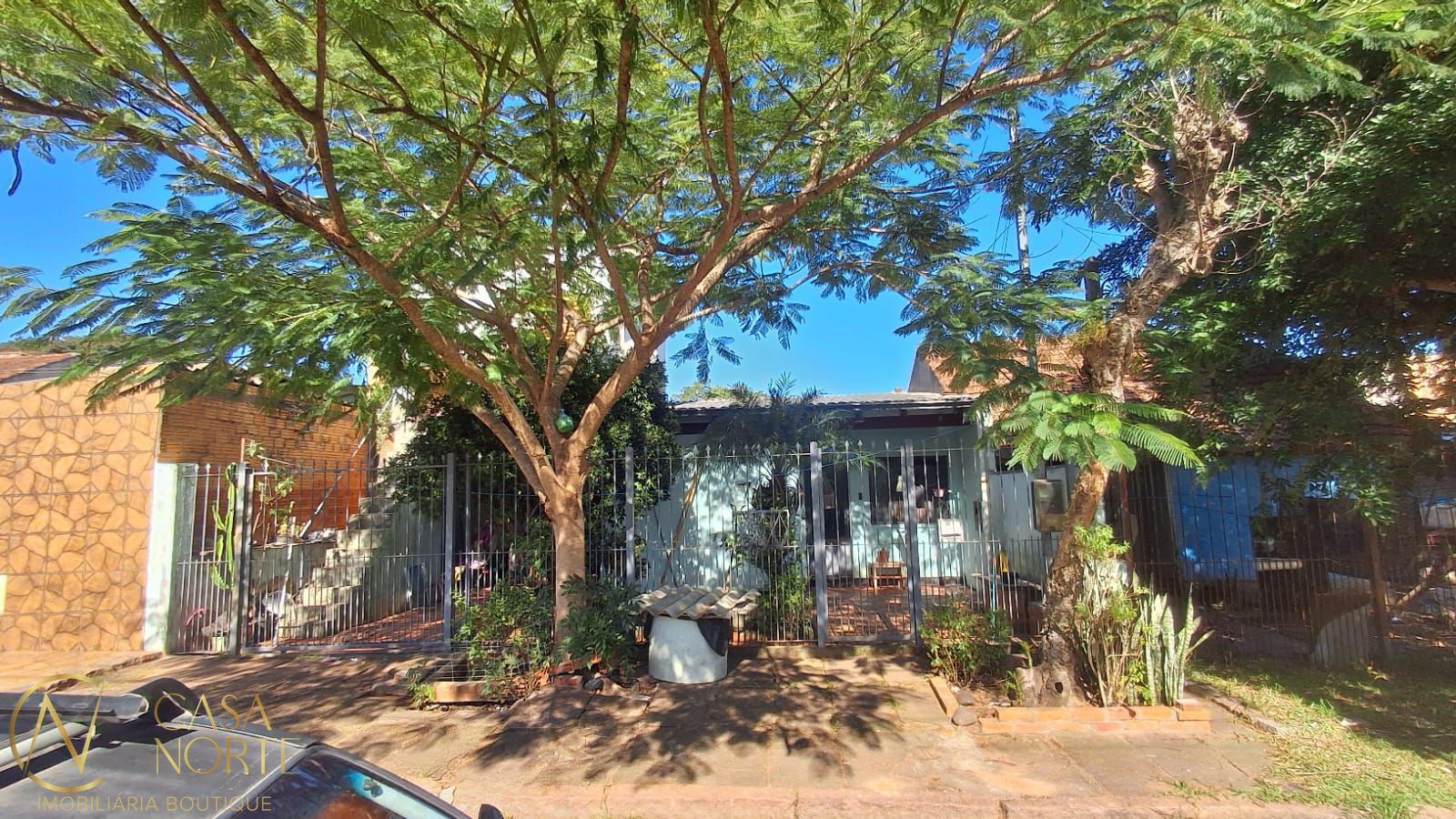 Casa à venda com 4 quartos, 120m², 2 vagas, Acesso E no bairro Restinga em Porto Alegre