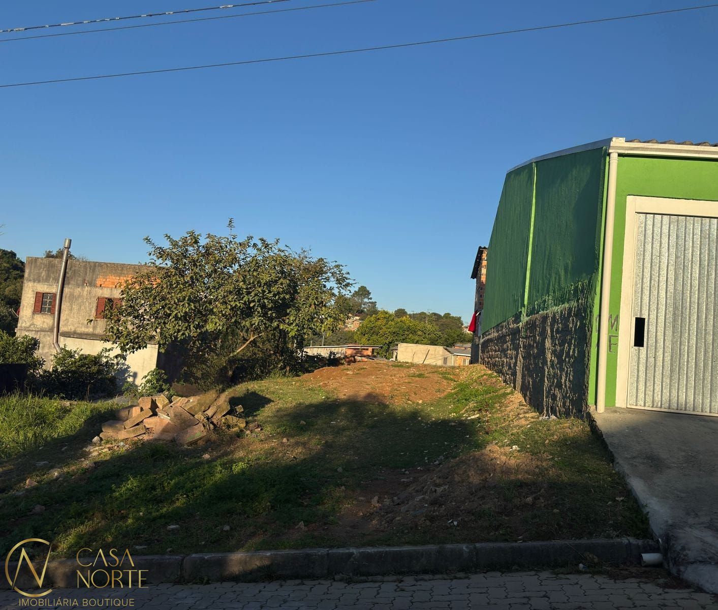 Terreno à venda  com 164m², Rua Três Mil Setecentos e Setenta e Oito no bairro Lomba do Pinheiro em Porto Alegre