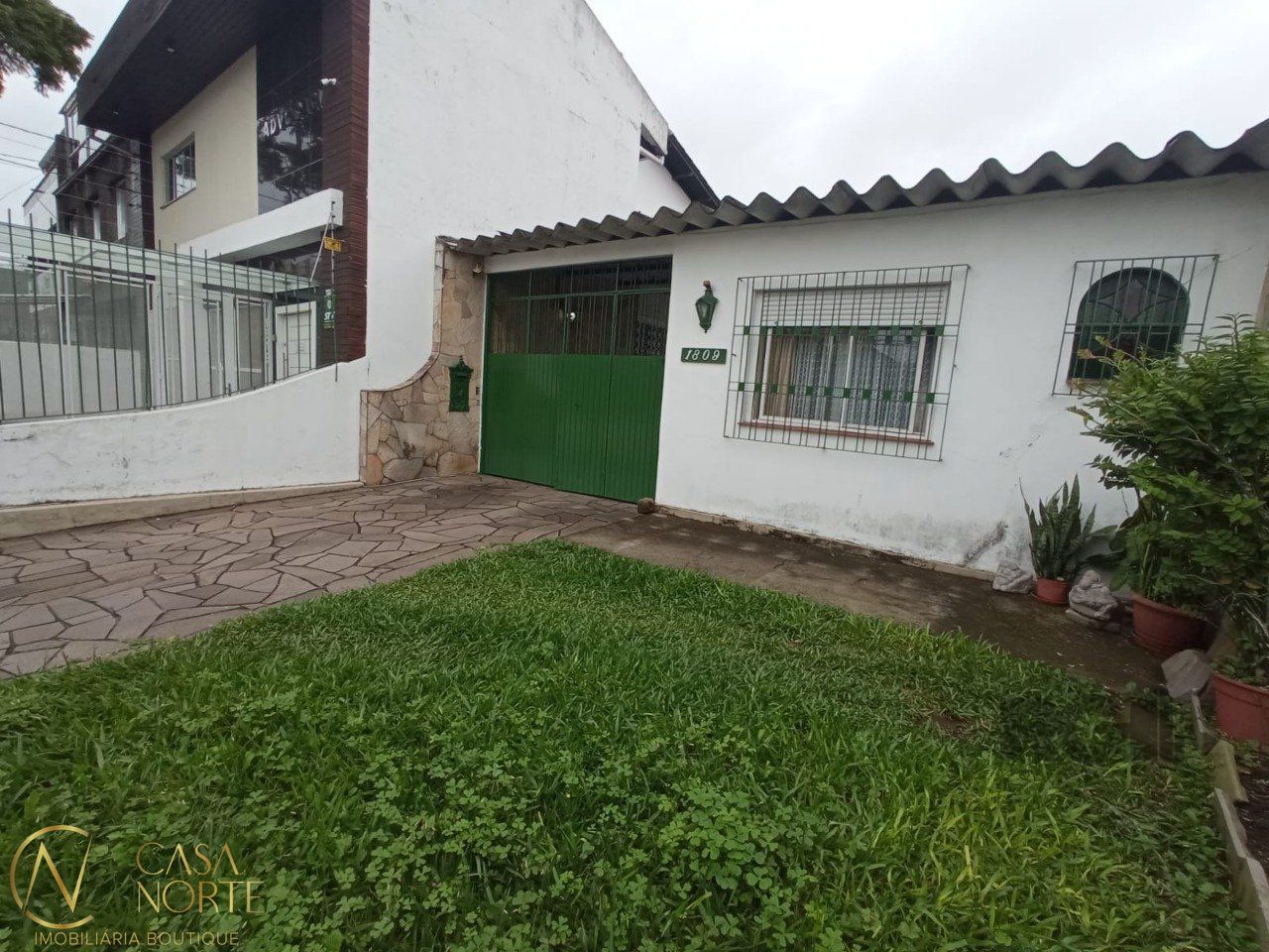 Casa à venda com 3 quartos, 272m², 2 suítes, 9 vagas, Rua Barão do Amazonas no bairro Jardim  Botânico em Porto Alegre