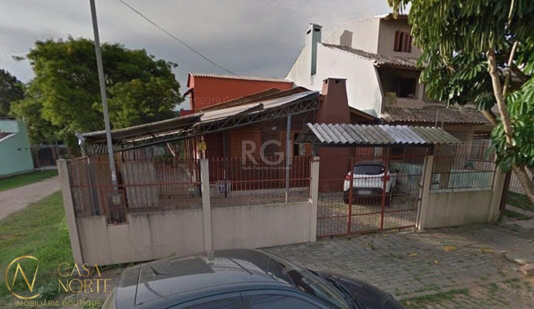 Casa à venda com 2 quartos, 120m², 2 vagas, Rua Ponciano Pacheco da Silveira no bairro Guarujá em Porto Alegre