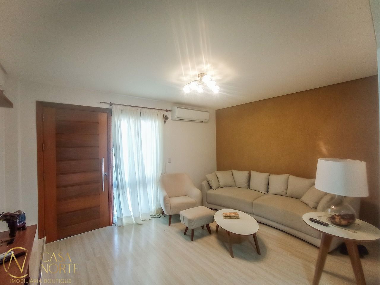 Casa à venda com 3 quartos, 115m², 1 suíte, 2 vagas, Rua Pau-Brasil no bairro Hípica em Porto Alegre
