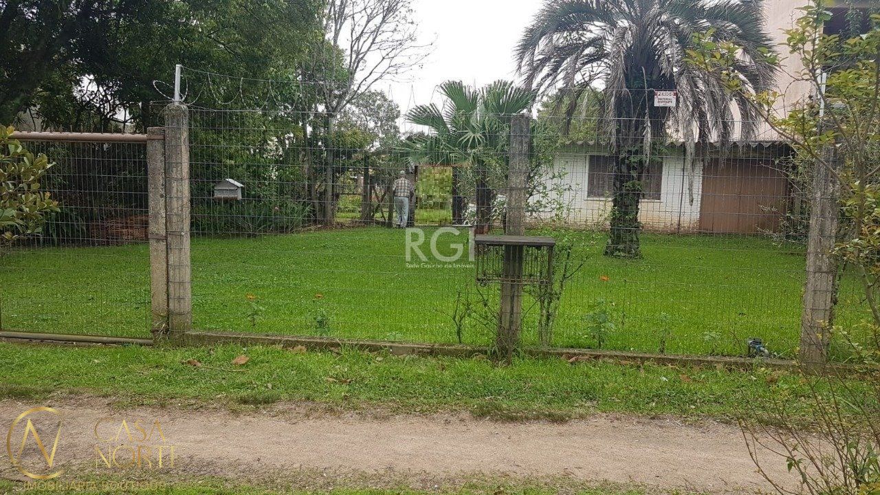 Casa à venda com 1 quarto, 45m², 10 vagas, Estrada Barro Vermelho no bairro Restinga em Porto Alegre