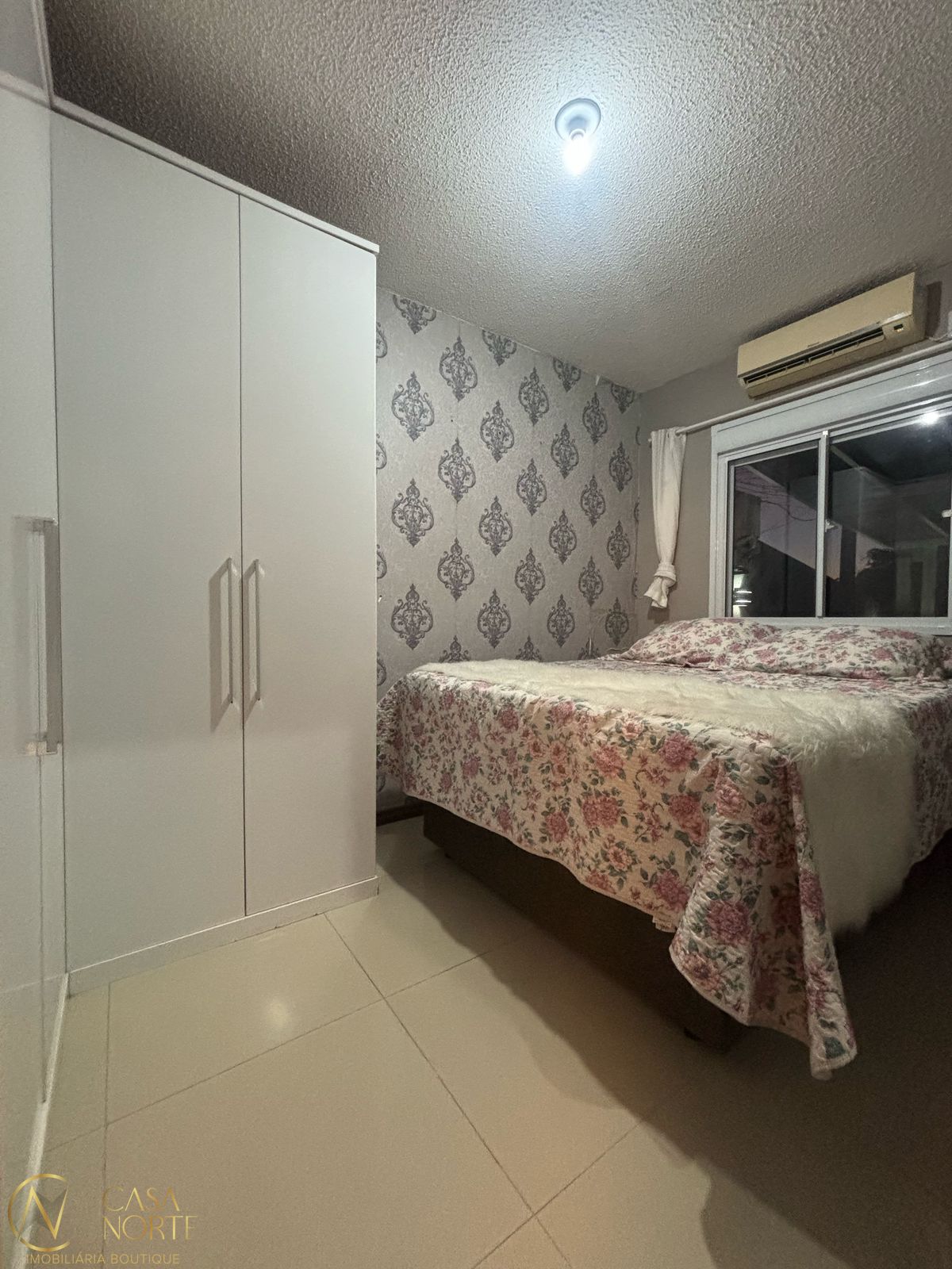 Casa à venda com 2 quartos, 38m², 1 vaga, Rua Solon Vieira Marques no bairro Restinga em Porto Alegre