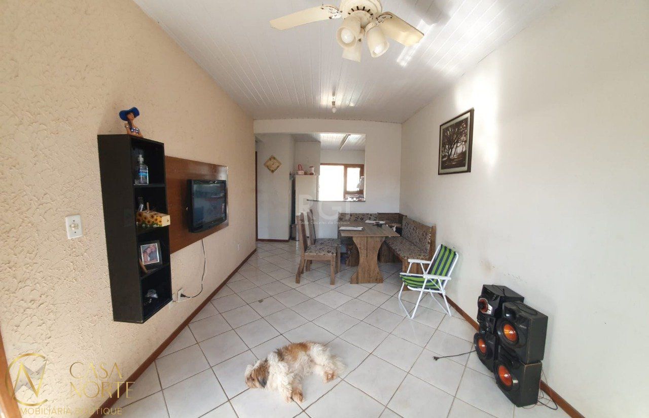 Casa à venda com 2 quartos, 51m², 2 vagas, Rua Júlio Ribeiro de Castilhos no bairro Hípica em Porto Alegre