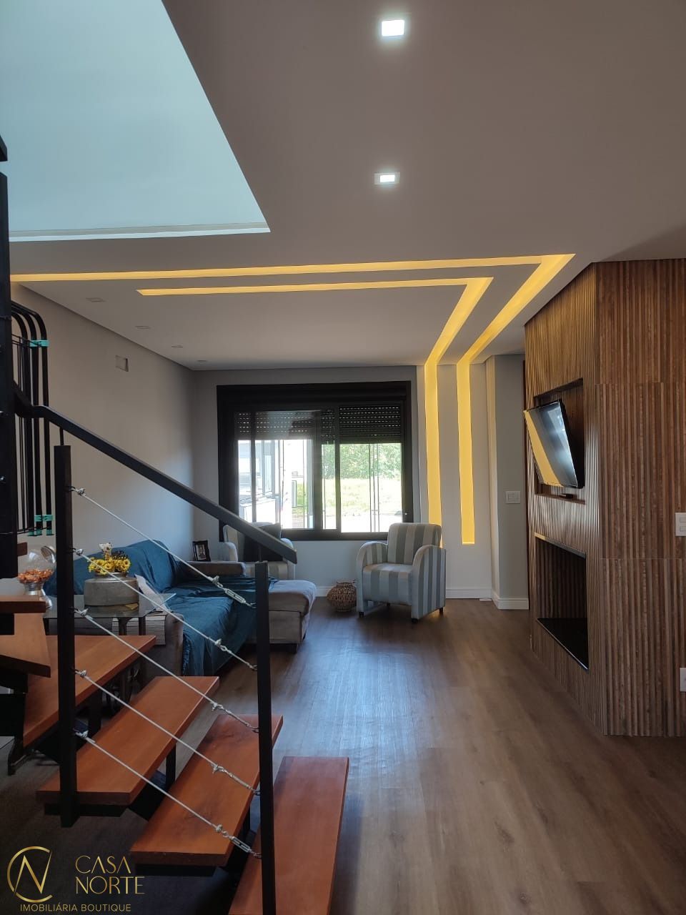 Sobrado à venda com 3 quartos, 94m², 1 suíte, 1 vaga, Rua Jorge Babot Miranda no bairro Aberta dos Morros em Porto Alegre