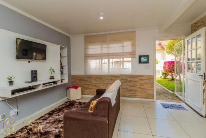 Sobrado à venda com 2 quartos, 118m², 2 vagas, Avenida Edgar Pires de Castro no bairro Hípica em Porto Alegre