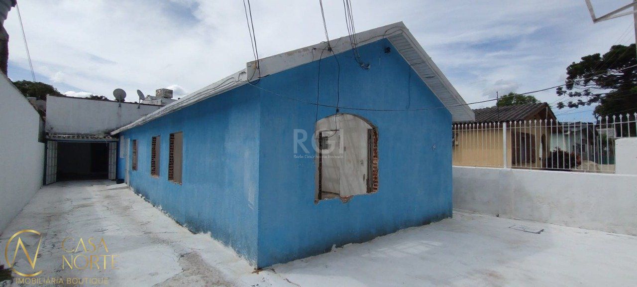 Casa à venda com 7 quartos, 200m², 1 suíte, 5 vagas, Rua Cirilo Leite Torres no bairro Espírito Santo em Porto Alegre