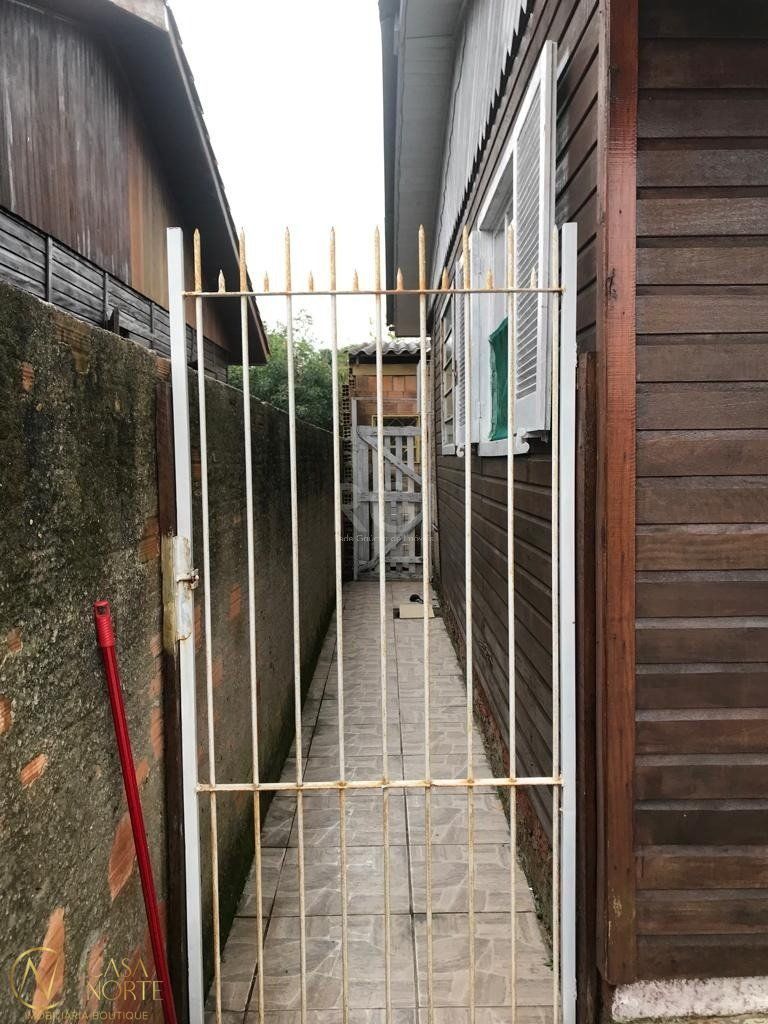 Casa à venda com 4 quartos, 90m², 2 vagas, Rua Agenor Mendes Ouriques no bairro Serraria em Porto Alegre